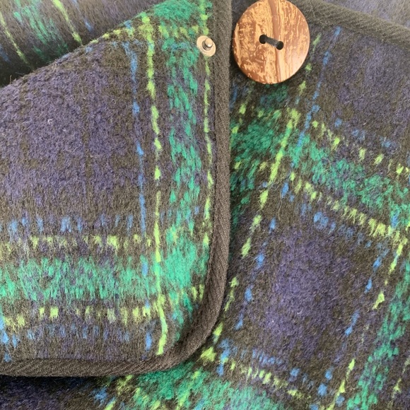 Highlands Twill Plaid Poncho - Picture 5 of 6